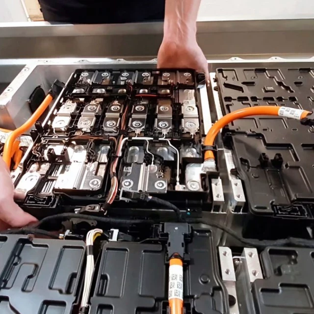 La empresa española que recicla baterías de vehículos eléctricos y las vende mucho más baratas