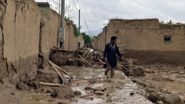 Afganistán: más de 300 muertos por inundaciones repentinas en el norte del país, según la ONU