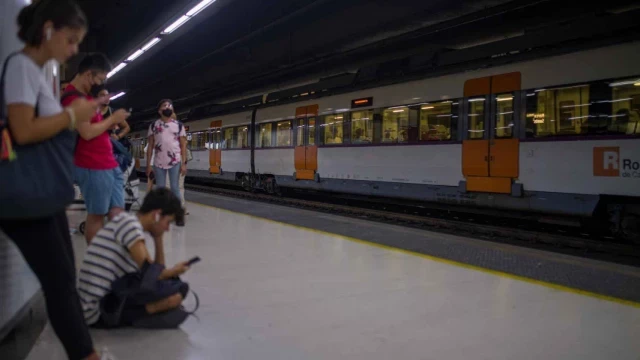 Barcelona, sin trenes: la incidencia en Rodalies, "grave" y "dispersa"