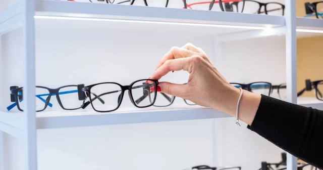 Sanidad empezará a financiar gafas y lentillas en 2025