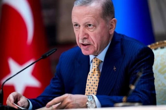 Erdogan de Turquía celebra una reunión de emergencia tras la advertencia de un posible golpe de Estado