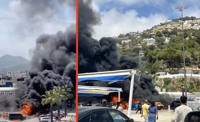 Arden 34 vehículos en un pavoroso incendio en el puerto de Xàbia provocado por la traca de una boda