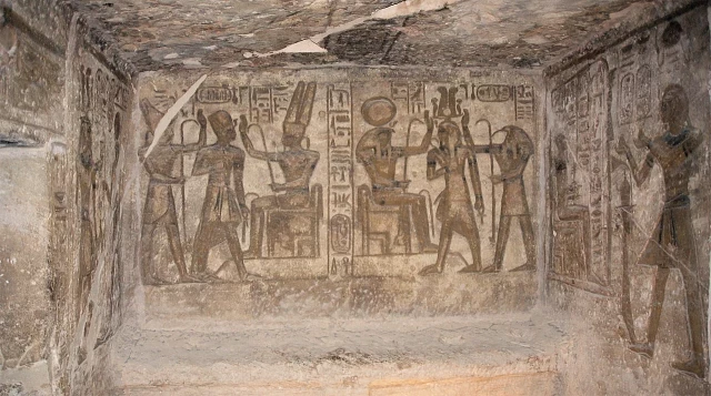 Encontrado el sarcófago original del faraón Ramsés II en el suelo de un monasterio copto de Abidos