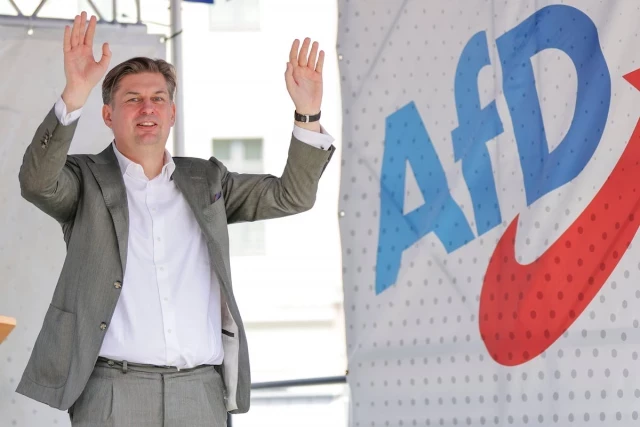 El polémico candidato de AfD a las europeas dimite de la cúpula del partido ultra y dejará la campaña