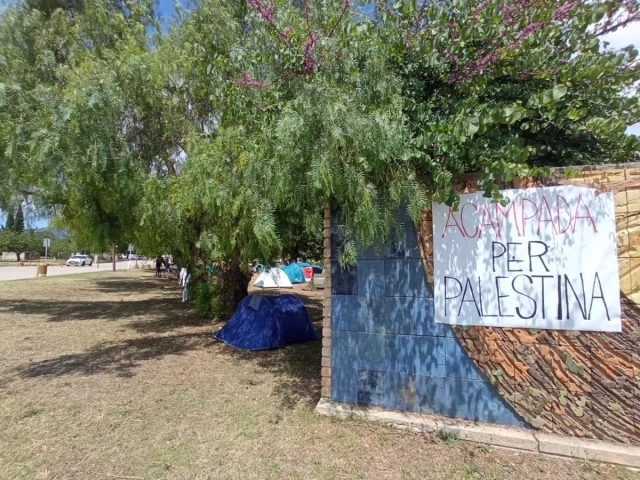 Desalojan la acampada de la UIB para "llevar a las calles" la lucha por Palestina