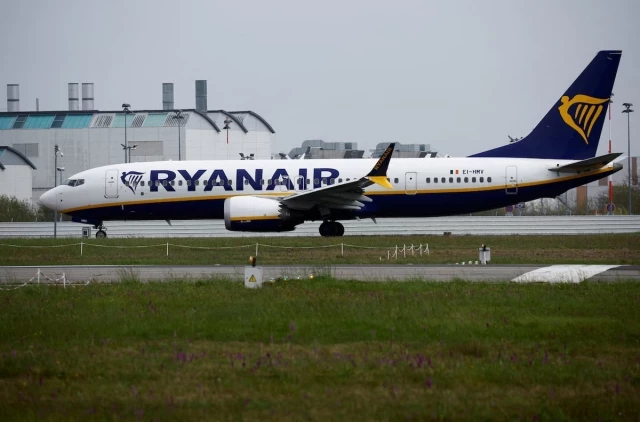 Multa histórica de 150 millones a Ryanair, Volotea, Vueling y EasyJet por cobrar el equipaje de cabina