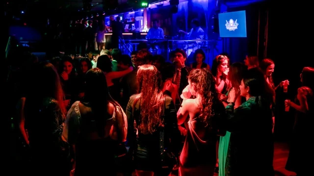 Madrid eliminará el test psicológico a los porteros de discoteca para renovar su carné y les dará más atribuciones de seguridad