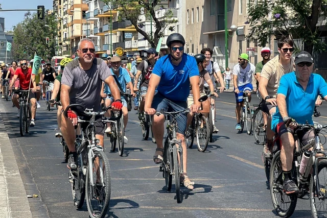La bicicleta es "imparable" en Europa pero está "estancada" en España, según Greenpeace
