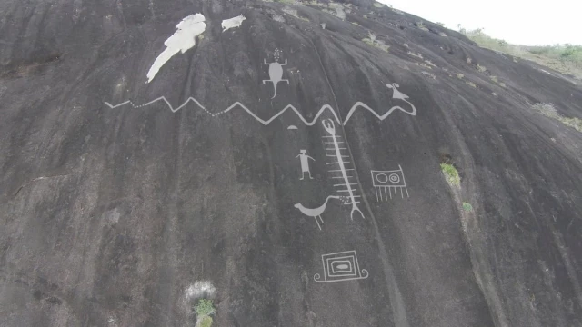 Científicos colombianos y británicos hallan los grabados rupestres más grandes del mundo en la cuenca del Orinoco