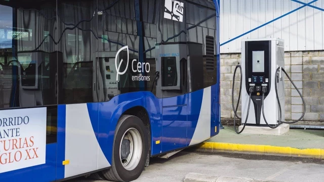 Los autobuses eléctricos alcanzan el 36% de las ventas de buses urbanos en la UE en 2023