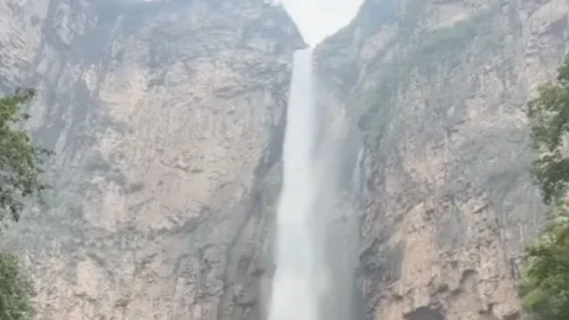 El sorprendente hallazgo de un turista: descubre que una famosa cascada de China es falsa