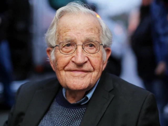 Últimas noticias sobre la salud de Noam Chomsky: El famoso intelectual "ya no puede hablar" [ENG]