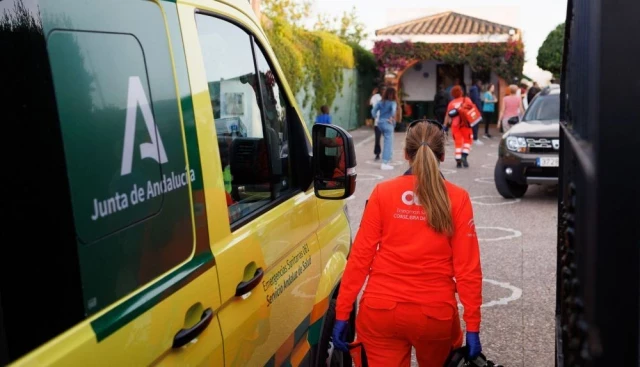 Más de tres horas de espera por una ambulancia en Jerez y al final tienen que contratar una privada