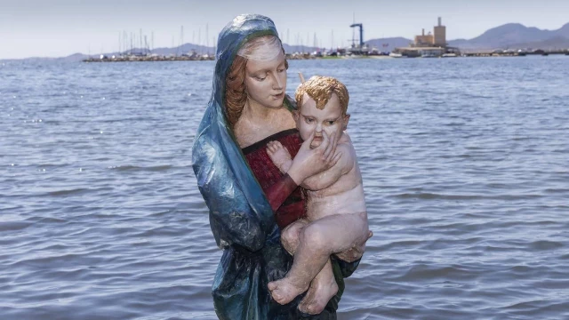 Roban la 'Virgen del agua Sucia' que se introdujo en el Mar Menor la semana pasada