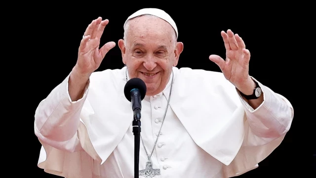 Nueva declaración homófoba del Papa: "En el Vaticano se respira un ambiente de mariconería"