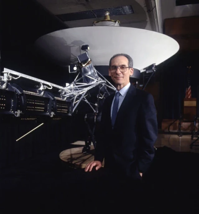 Ha muerto Ed Stone, el jefe científico de las Voyager durante 50 años