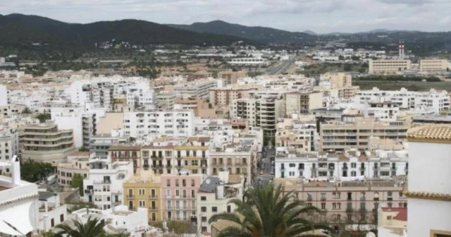 Expedientada la dueña de una VPO en Ibiza por alquilar habitaciones a turistas en AirBnb