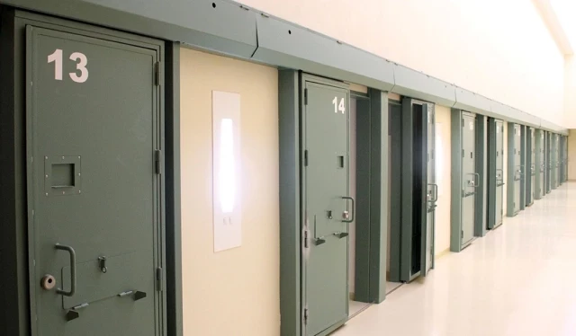 El Gobierno vasco pondrá televisores en todas las celdas para que los presos "estén al día de los sucesos"