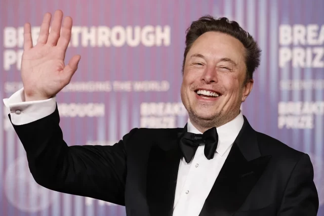 Los accionistas de Tesla aprueban el sueldo de 50.000 millones de dólares de Elon Musk
