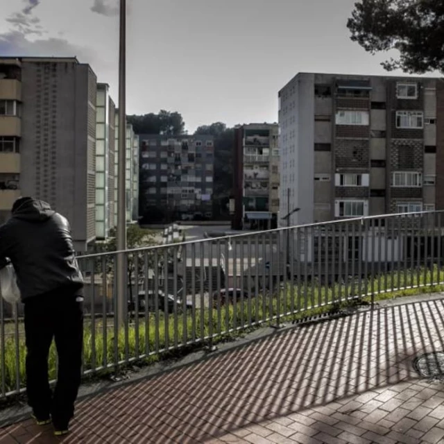 Los intentos de suicidio del barrio más pobre de Barcelona triplican la media de la ciudad