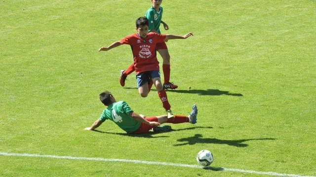 El ejemplo de unos alevines en un torneo en Ribadeo, que se dejaron meter un gol y perdieron el partido porque el suyo había sido «con ventaja»