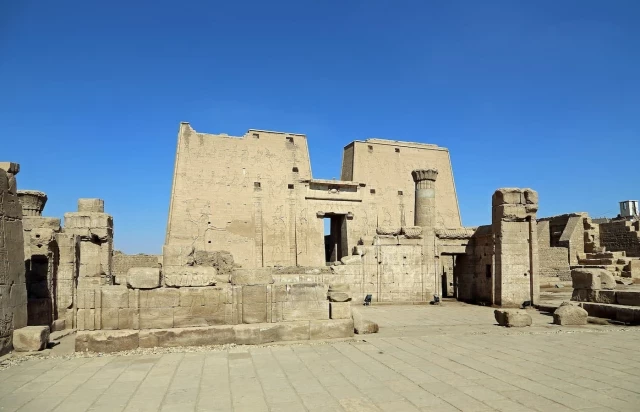 El templo mejor conservado de Egipto se salvó porque quedó enterrado 12 metros bajo las arenas