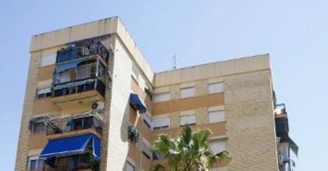 Alicante | Rescatan a un recién nacido de un respiradero de un edificio y detienen a su madre