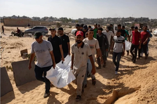 Israel deja más de 25 muertos en ataque a desplazados en Rafah