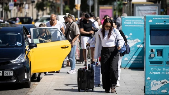 El cierre de todos los pisos turísticos en Barcelona aboca a una batalla legal