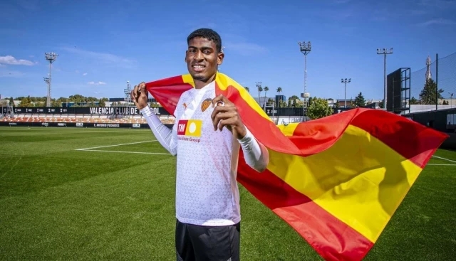 Los once jugadores de la Selección española con ascendencia extranjera que hacen rabiar al racismo