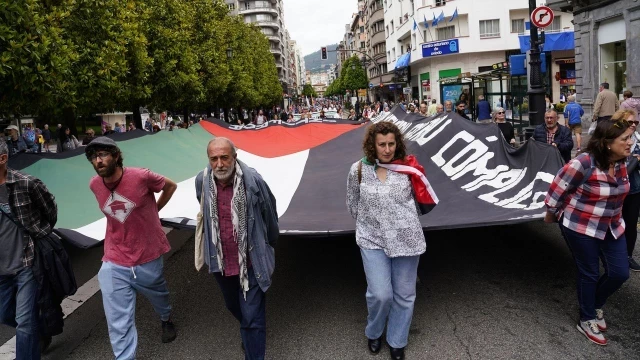 Multitudinaria manifestación en Oviedo en apoyo al pueblo palestino