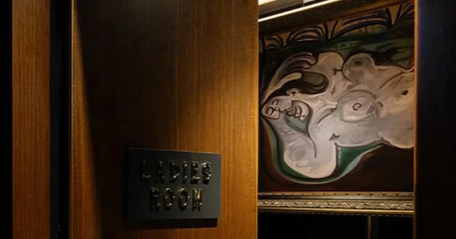 Un museo cuelga cuadros de Picasso en el baño de mujeres para desafiar a la ley