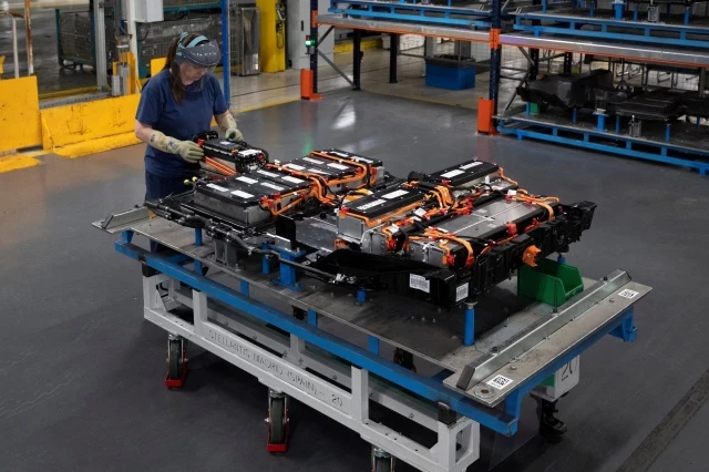 El complejo de Stellantis en Madrid producirá 50.000 baterías al año