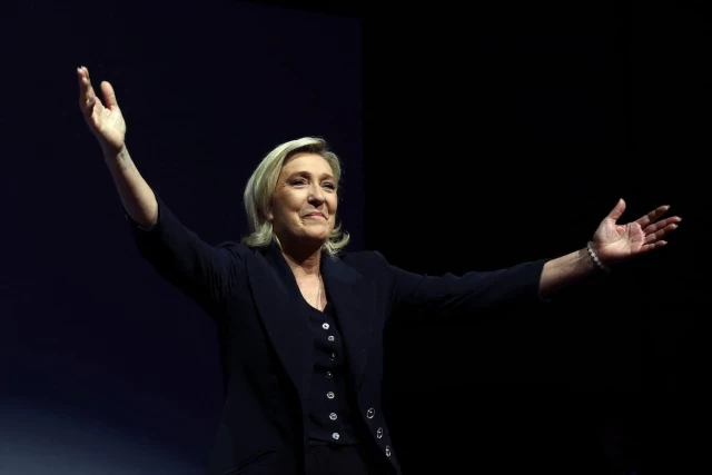 La extrema derecha vence por primera vez en las legislativas de Francia, según los sondeos