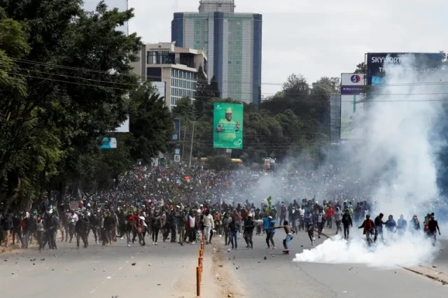 Kenia: decenas asesinados y centenares de heridos pero la revuelta no cesa