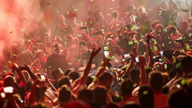 Denuncian que los precios de las consumiciones en las discotecas de Ibiza arruinan a los turistas británicos