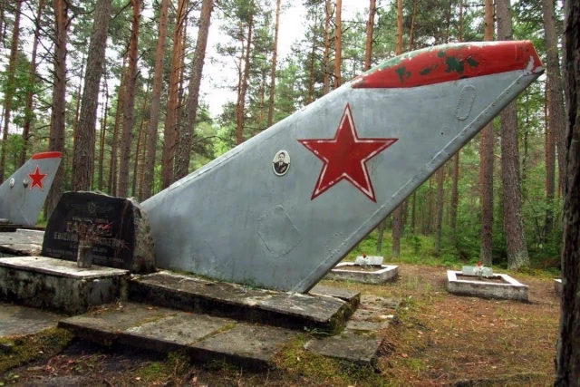 Rusia protesta ante Estonia por la retirada de monumentos en honor a soldados soviéticos