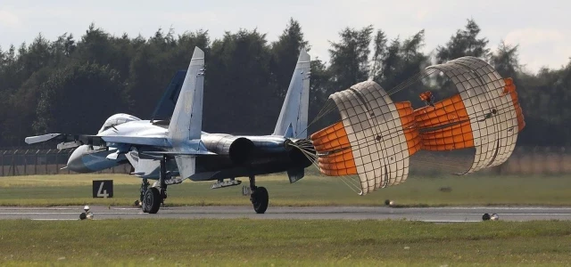 Un misil ruso alcanza seis cazas ucranianos Su-27