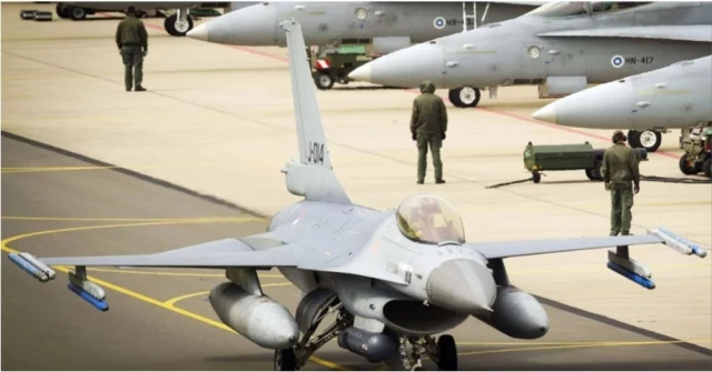El gobierno holandés autoriza la entrega de 24 F-16 a las fuerzas armadas ucranianas