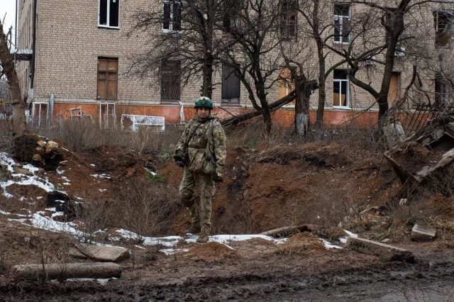 Ucrania confirma la retirada sus militares de un primer barrio de Chasiv Yar ante el avance de Rusia
