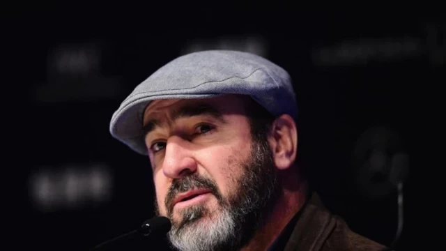 Eric Cantona usa dos palabras en español para hacer frente al fascismo en Francia: significan mucho