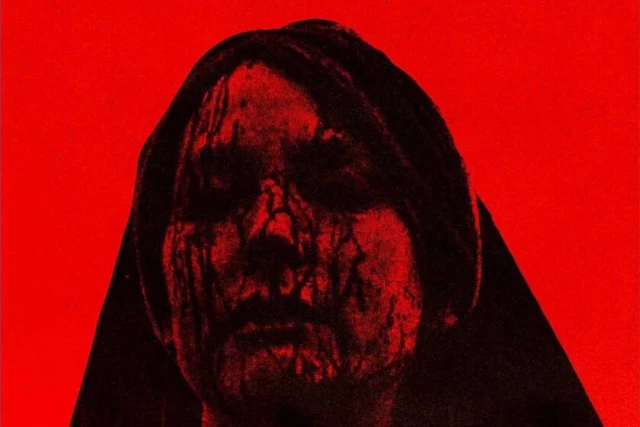 'Longlegs' es la gran película de terror del verano. Una versión satánica de 'Seven' con la interpretación más extrema de la carrera de Nicolas Cage