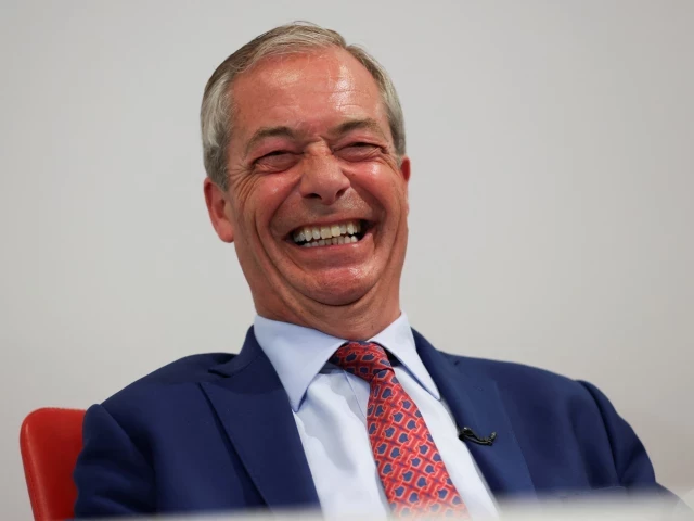 Reino Unido: de la mano de Nigel Farage, la ultraderecha entra al Parlamento británico. Por primera vez y tras intentarlo ocho veces, Farage, anti-europeo, anti-inimgrante y pro-ruso será diputado