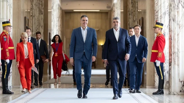 El primer ministro rumano avanza que sus ciudadanos en España podrán tener la doble nacionalidad antes de final de año