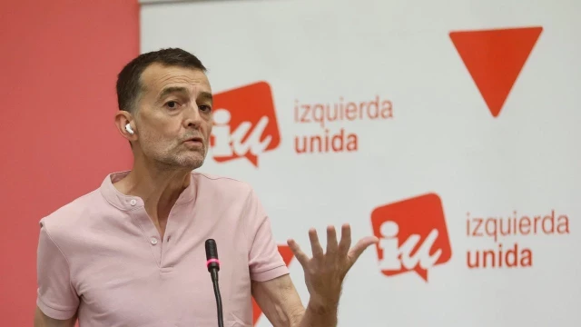 Izquierda Unida ratifica a Maíllo como líder y critica la "campaña errática" de Sumar