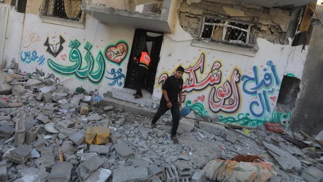 Al menos 16 muertos en un ataque israelí en una escuela de la UNRWA en el centro de Gaza
