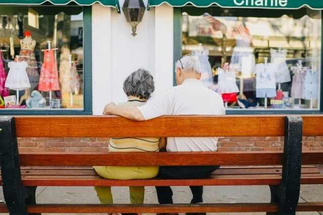 "Nunca imaginé estar así": Estados Unidos tiene un problema con los baby boomers, su pensión no les sirve para llegar a fin de mes