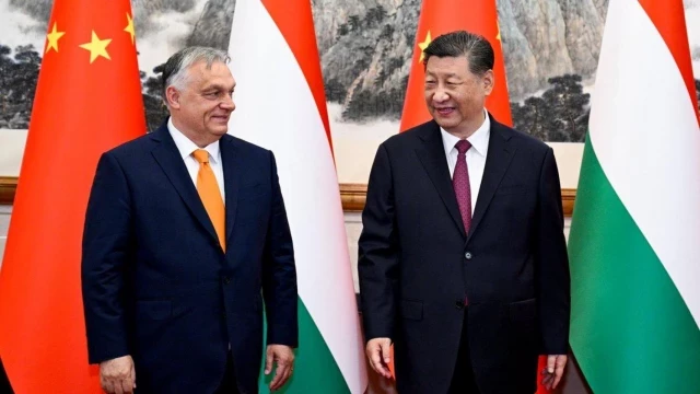 Orbán se reúne con Xi Jinping durante su visita sorpresa a China tras su encuentro con Putin