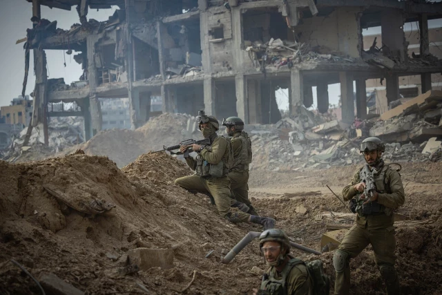 "Me aburro y disparo": el ejército israelí aprueba la violencia desatada en Gaza (EN)
