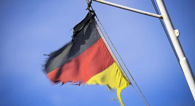 El PIB alemán vuelve a asomarse al abismo tras los avisos de una industria que no sale del atolladero